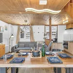 Entier Avec 6 Personnes