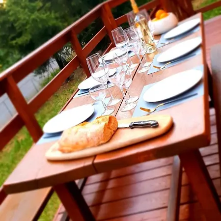 Entier Avec 6 Personnes Сasa de vacaciones Seyne